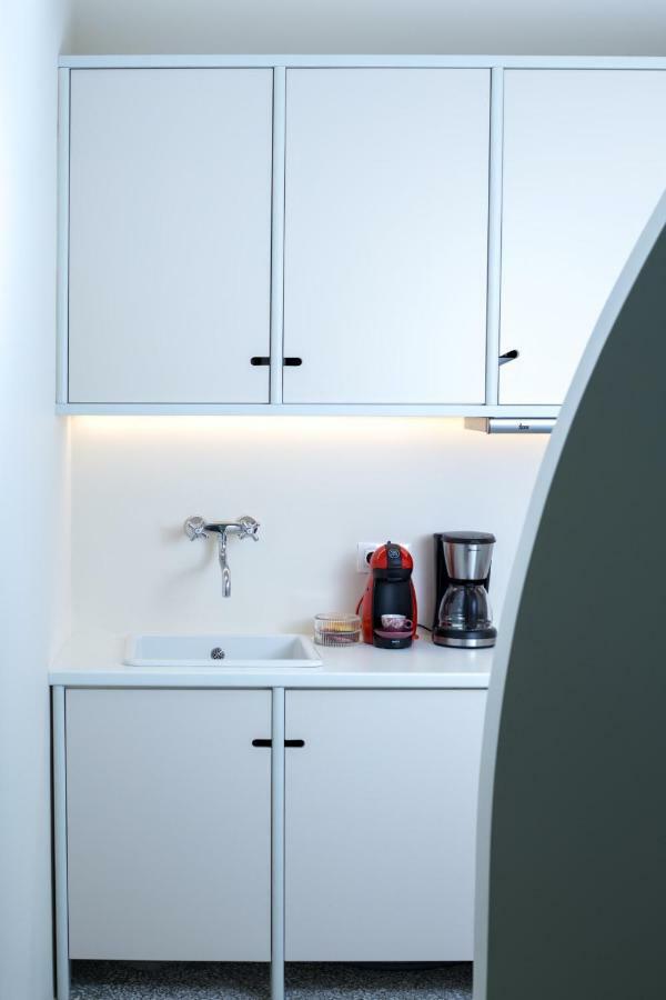 Keramos Athens Aparthotel ภายนอก รูปภาพ